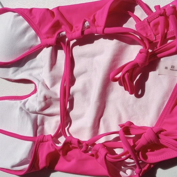 Women's sexy V-neck design one piece swimsuit, pool, beach and vacation - Picture 4 of 17